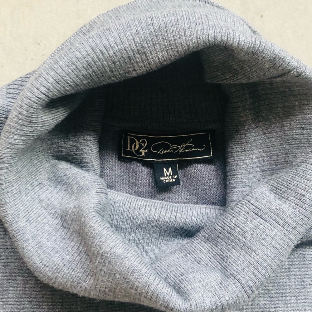 Gray turtleneck sweater - Picture 3 of 7